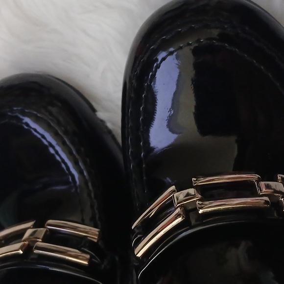 Marc Fisher Glossy Black Grannycore  Chunky Heel Loafers with Chain Accent - Picture 16 of 16